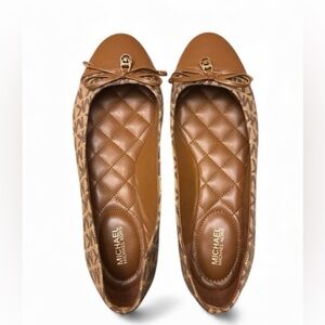 Used: Michael Michael Kors Melody Toe Cap Flats, Womens, size 7, Beige/Ebony